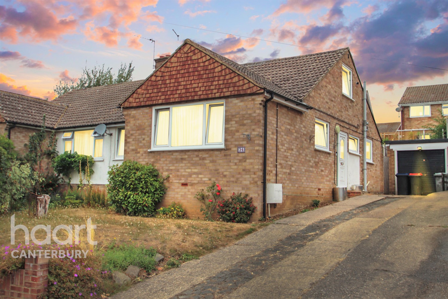 Chain Free Chalet Bungalow — Hudson Close